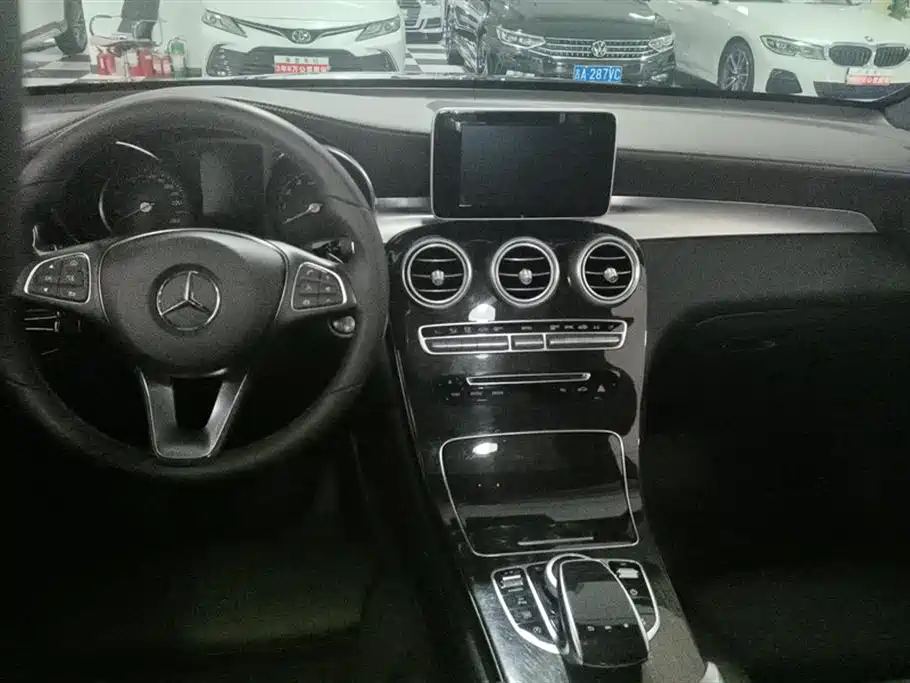 Mercedes-Benz GLC Mercedes-Benz GLC