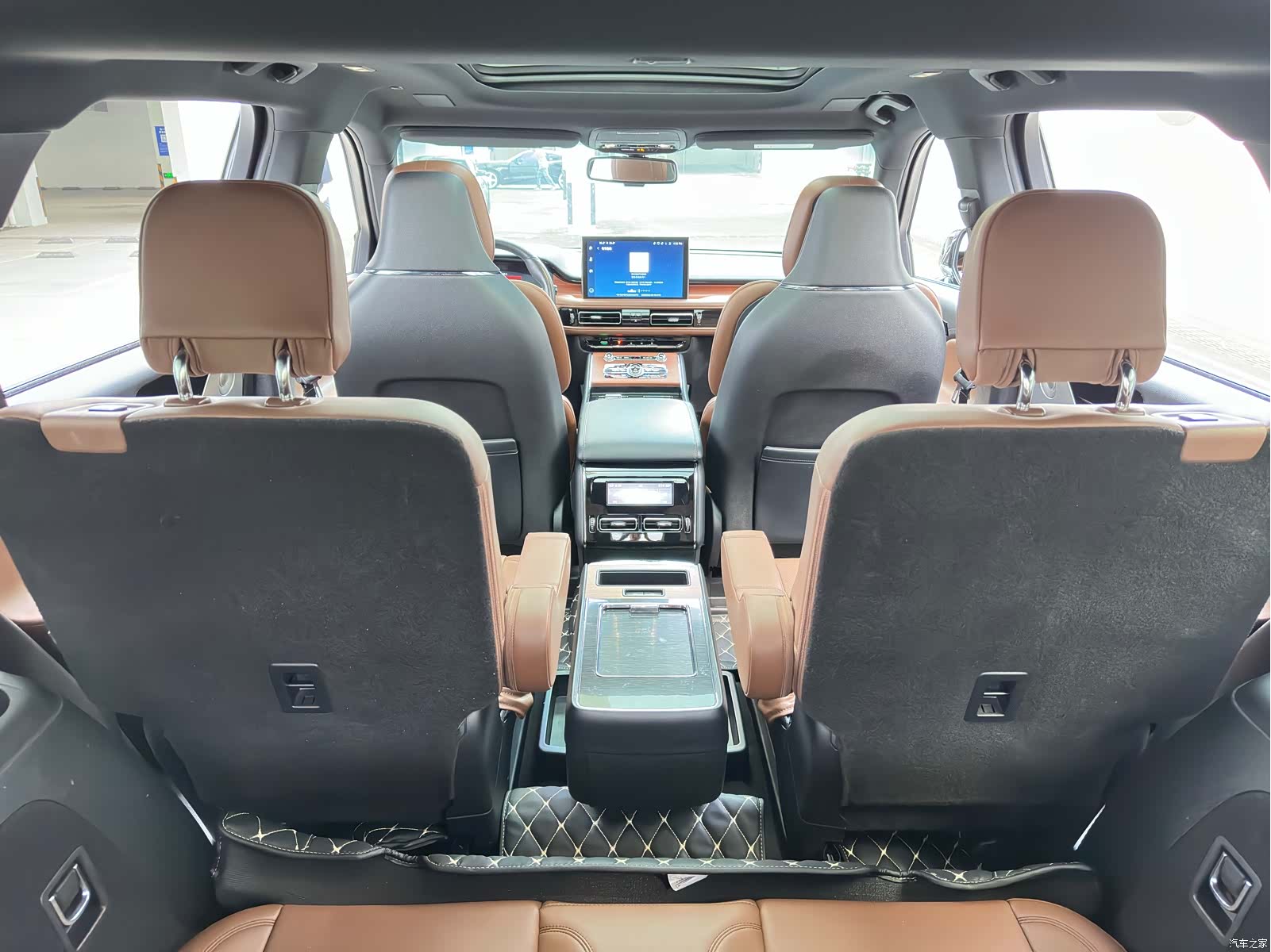 Lincoln Aviator, 2022 12