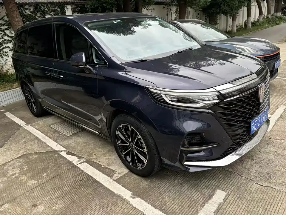 Roewe iMAX8