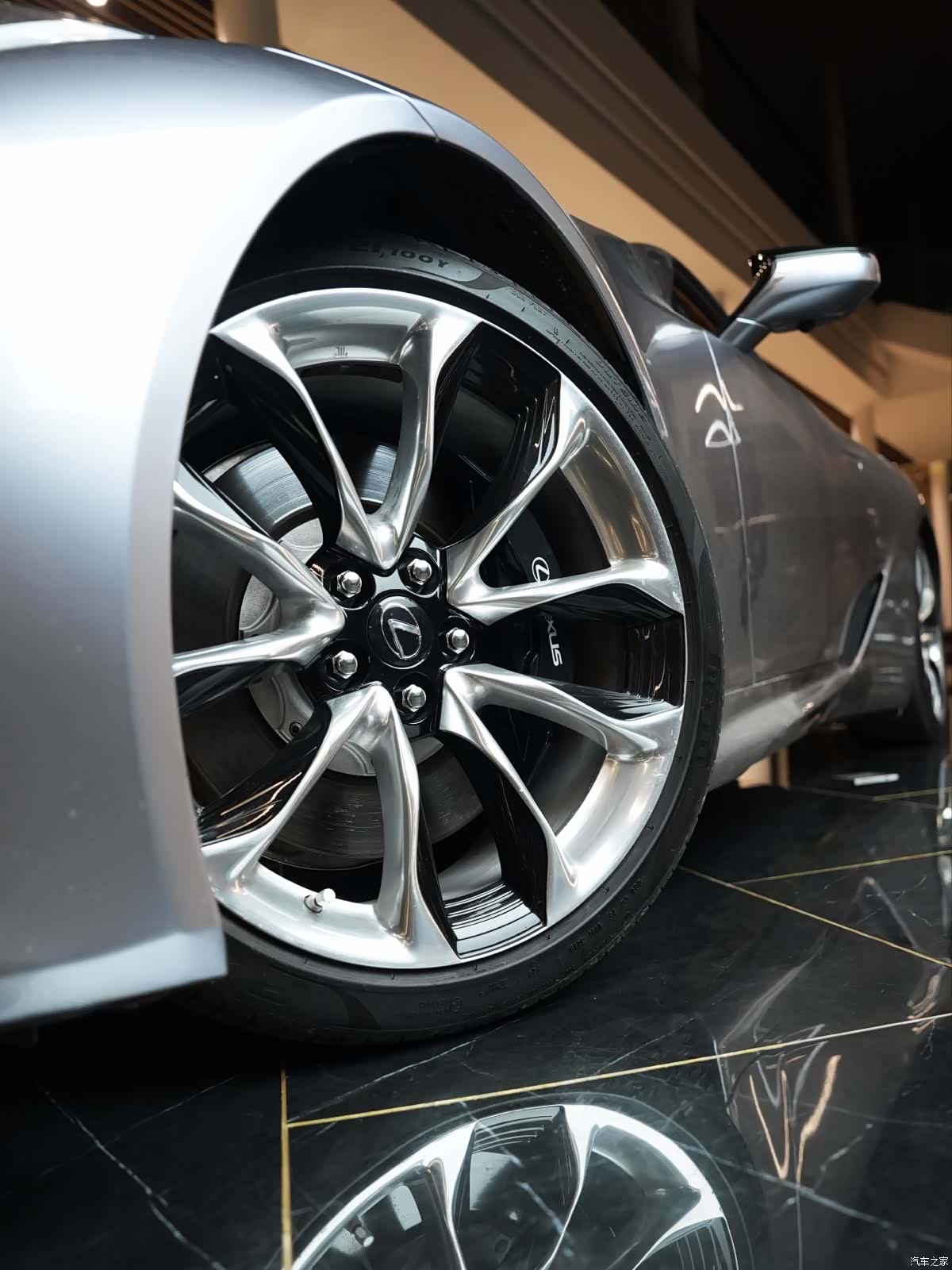 Lexus LC, 2018 8