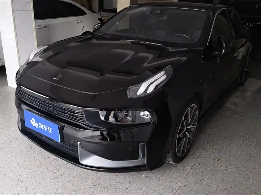Lynk & Co 03