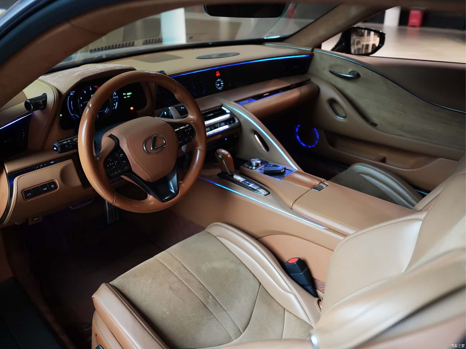 Lexus LC, 2018 13