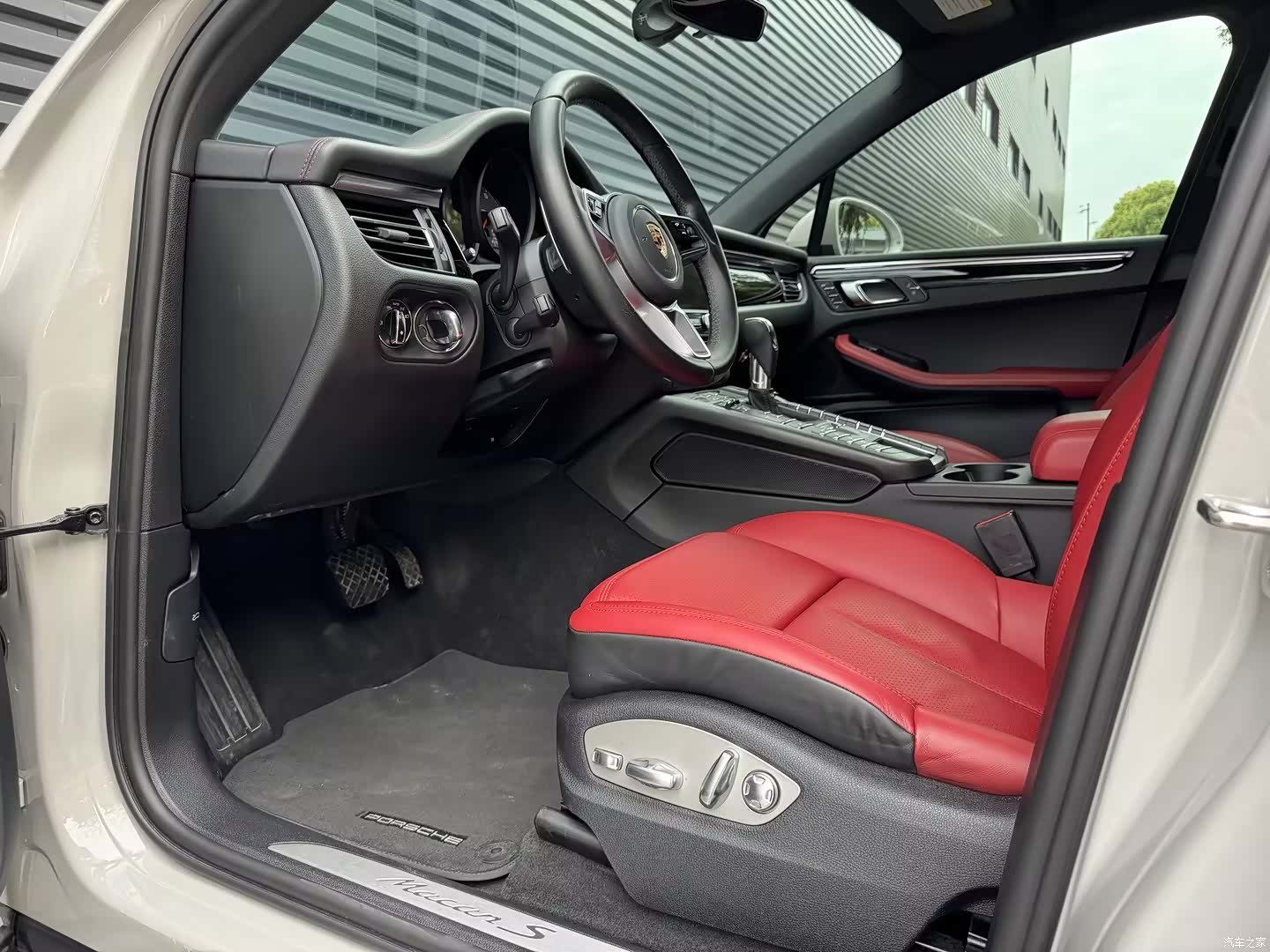 Porsche Macan, 2022 11
