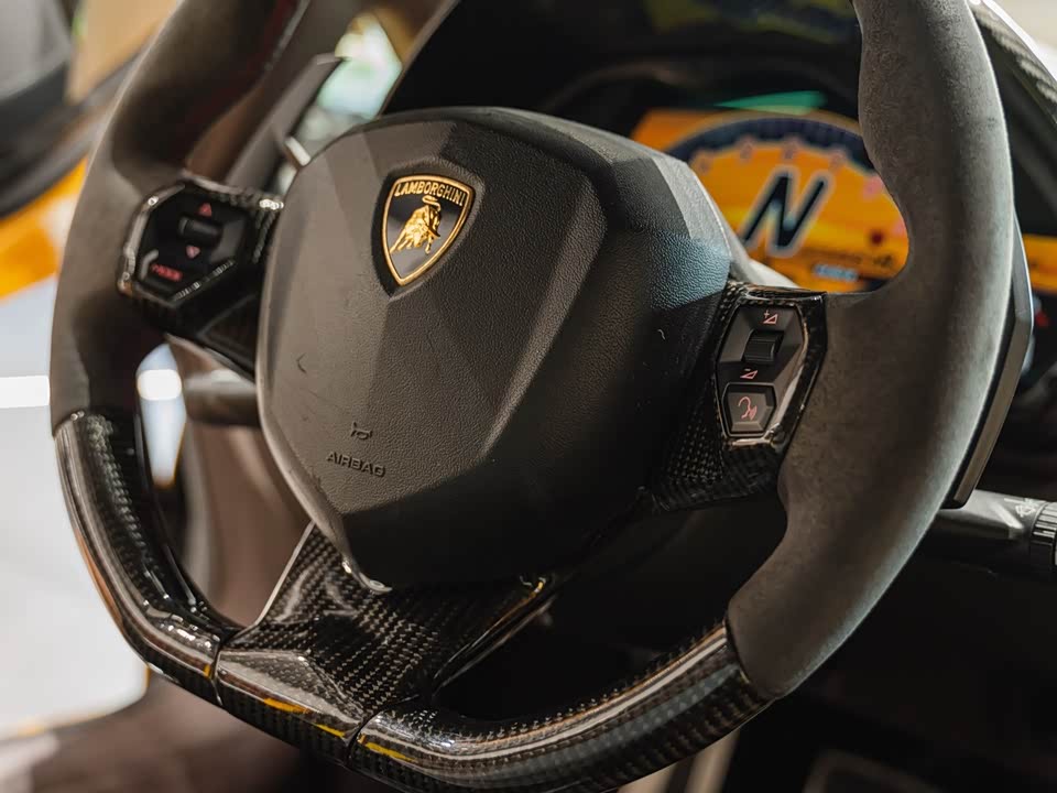 Lamborghini Aventador