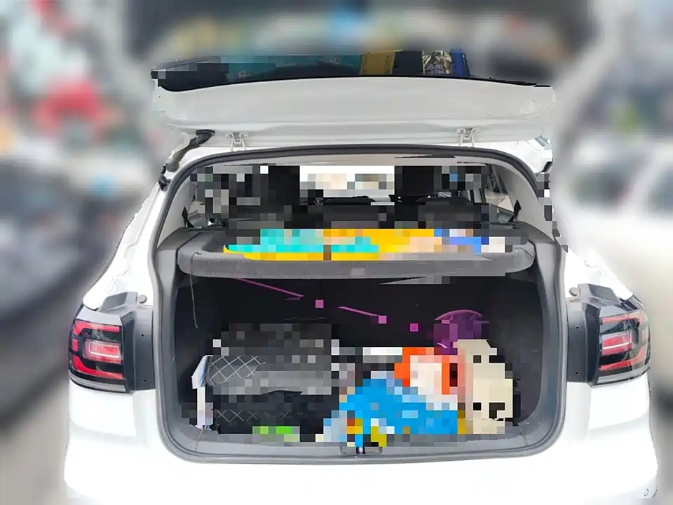 Volkswagen Exploring the shadow