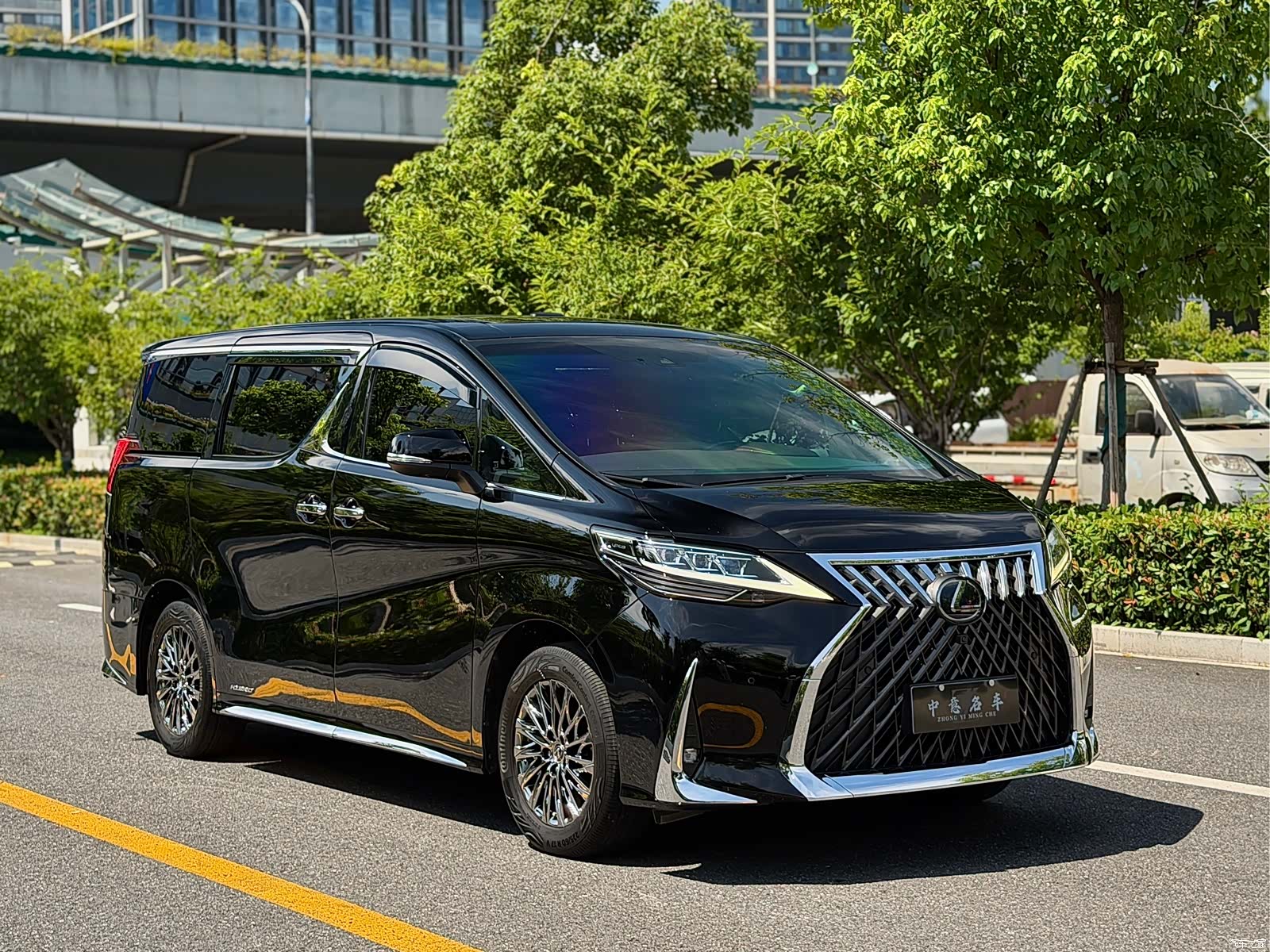 Lexus LM, 2022 3