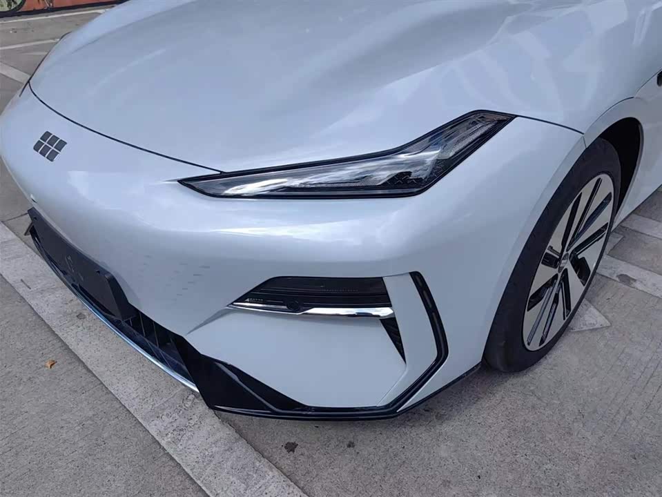 Geely Galaxy Galaxy E8