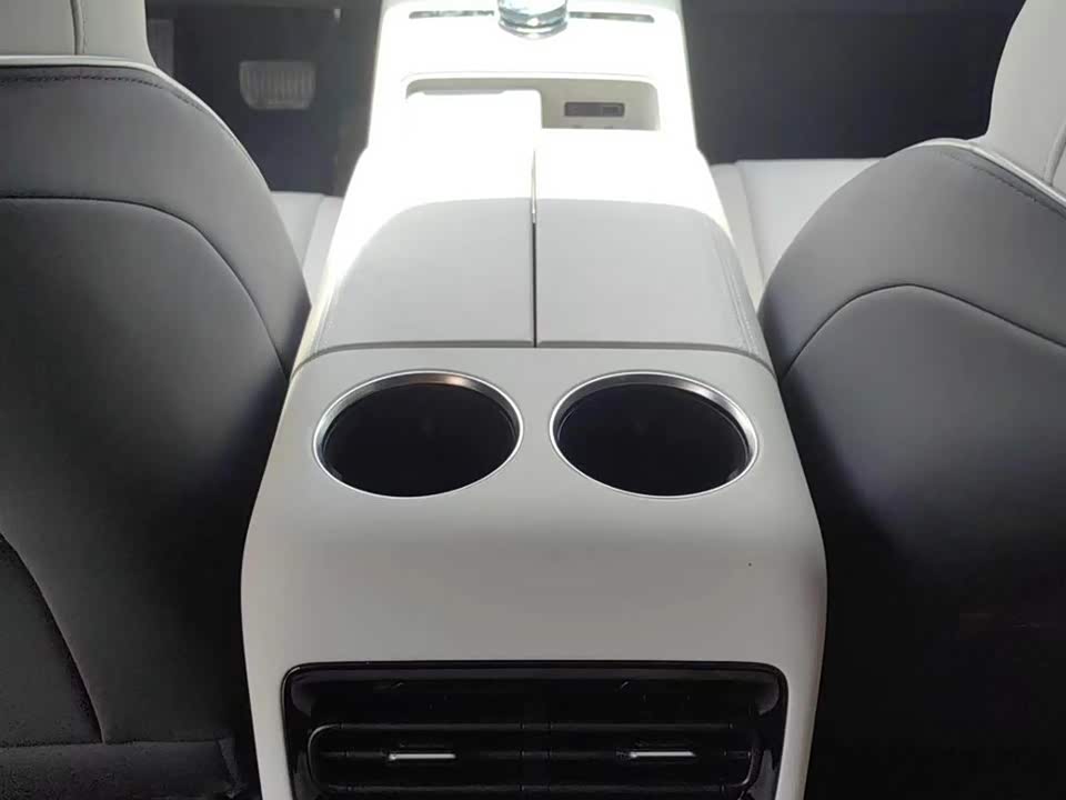 Geely Galaxy Galaxy E8