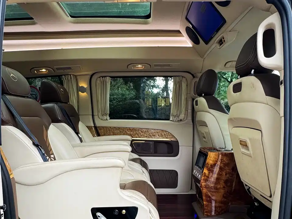 Mercedes-Benz V-class