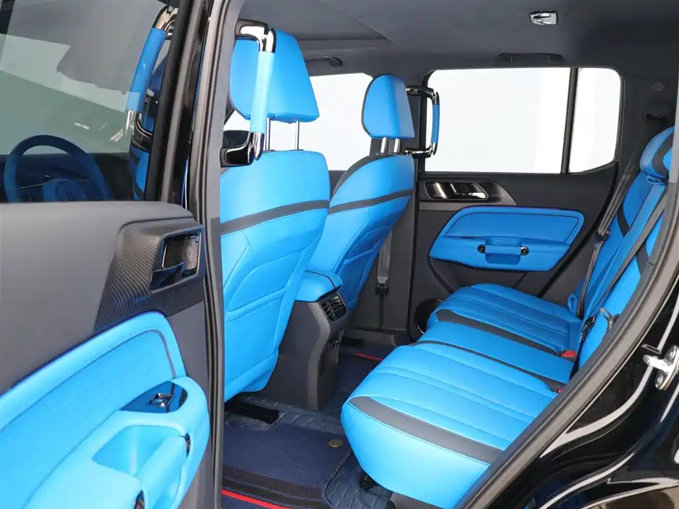 CrossBoundary Co-creation tank 300