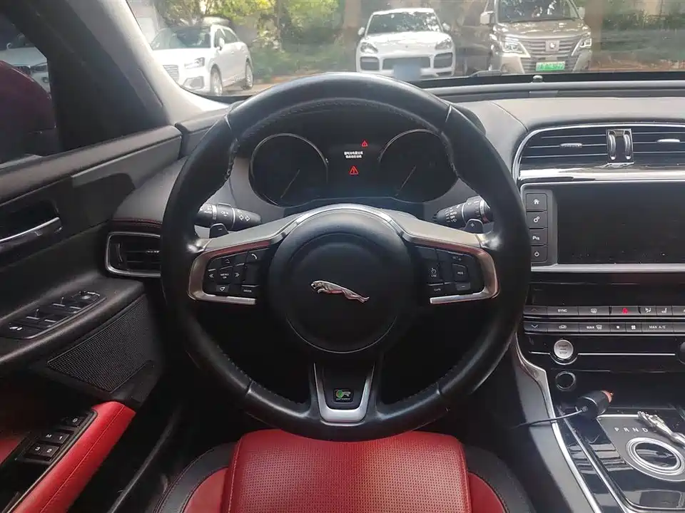 Jaguar XE