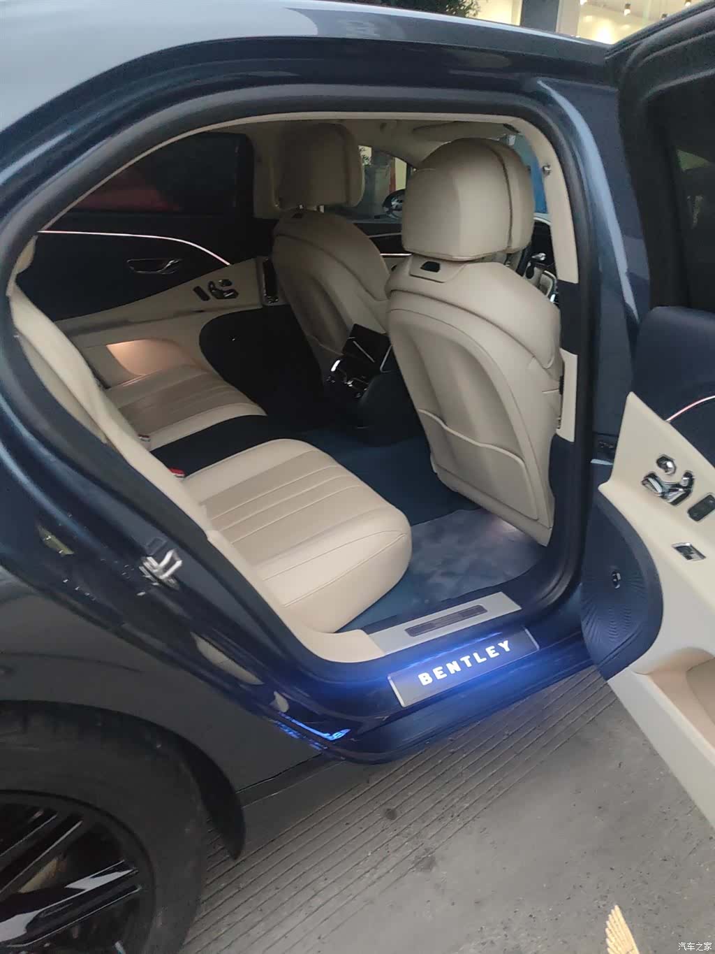 Bentley Flying Spur, 2022 4