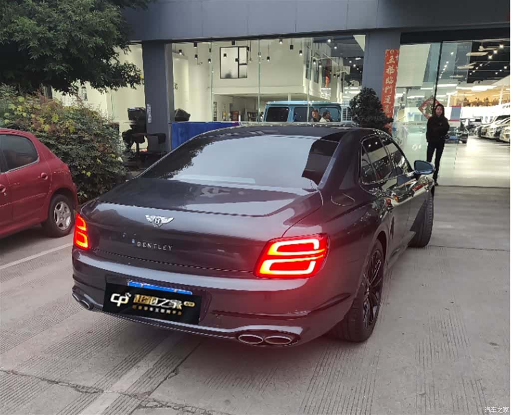 Bentley Flying Spur, 2022 все фото