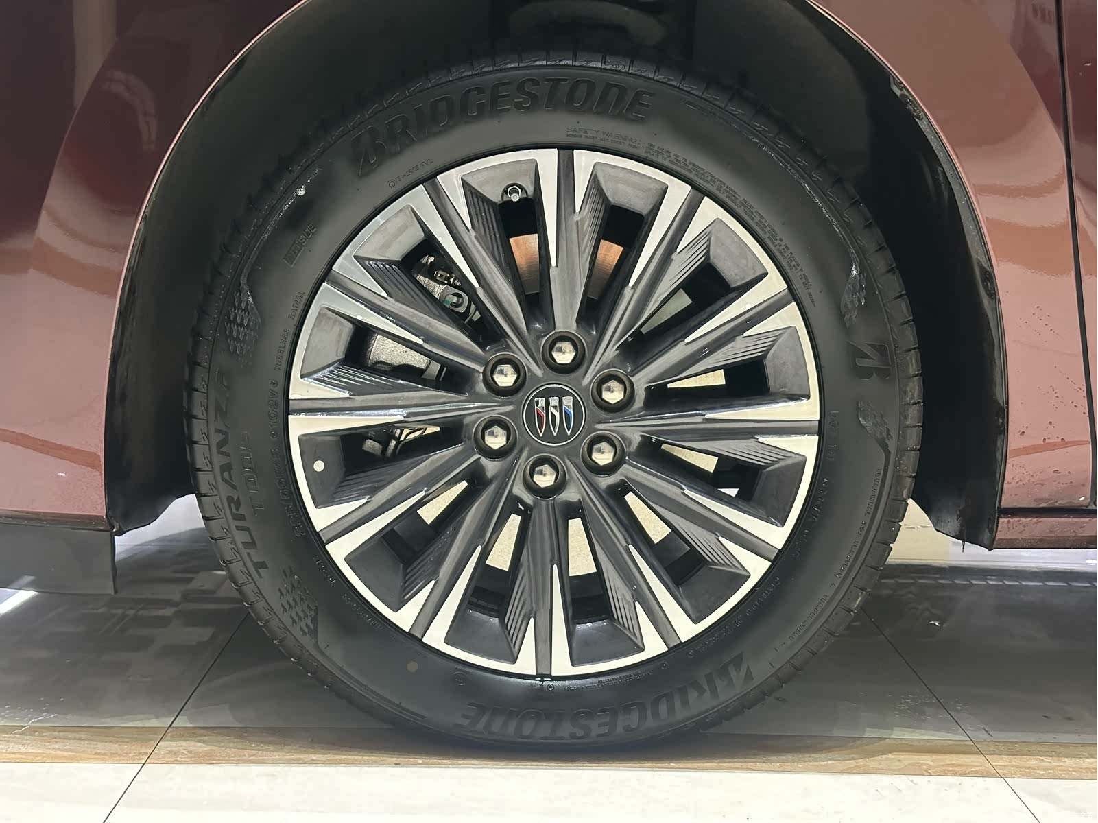 Buick GL8, 2025 10