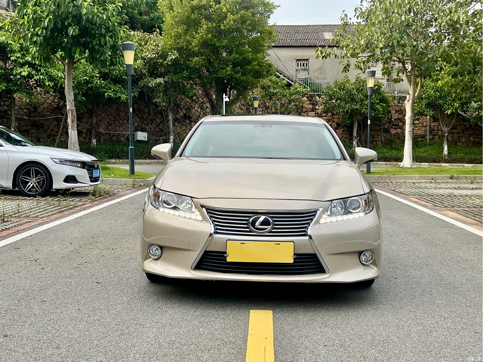 Lexus ES, 2016 2