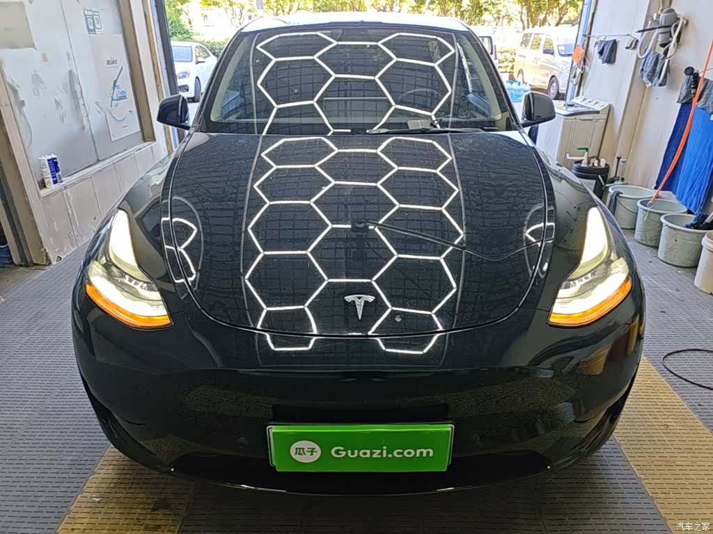 Tesla Model Y, 2023 3