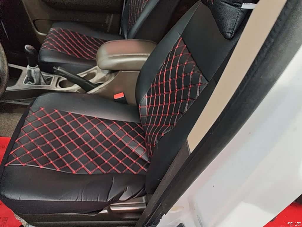 Wuling V, 2017 15