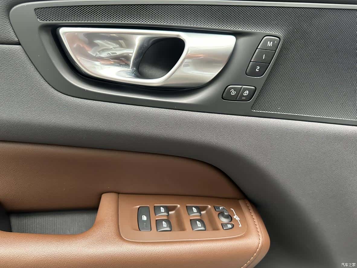 Volvo XC60, 2024 14