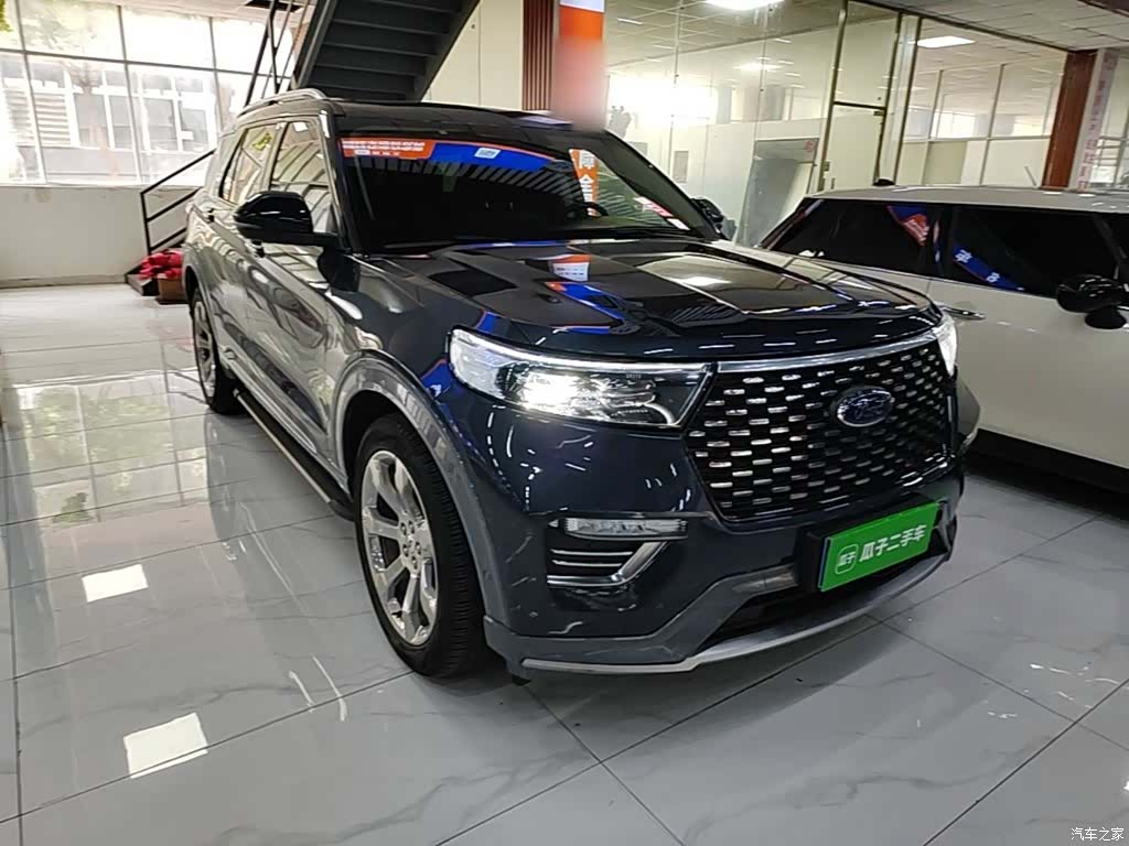 Ford Explorer, 2022 4