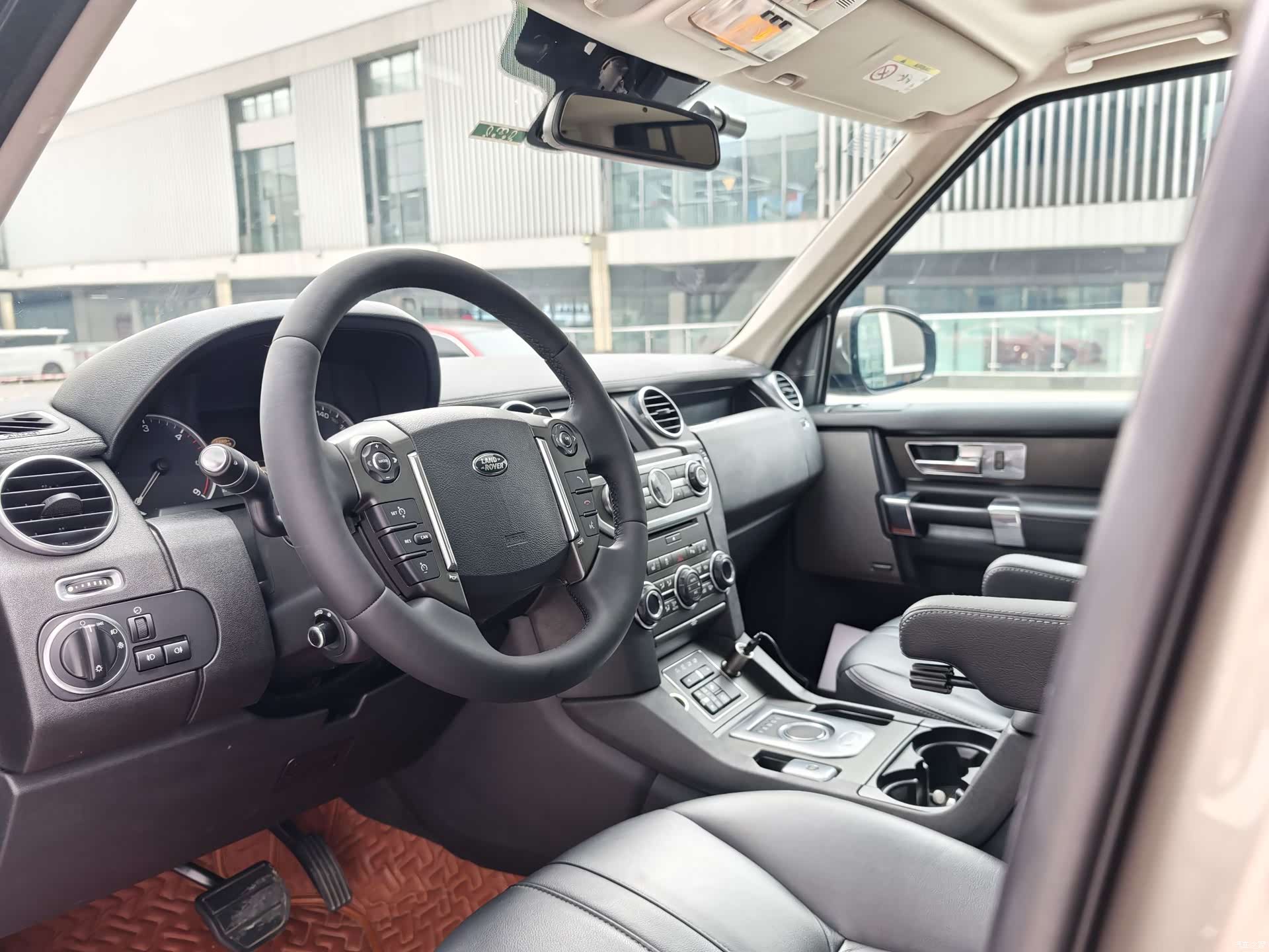 Land Rover Discovery, 2015 все фото