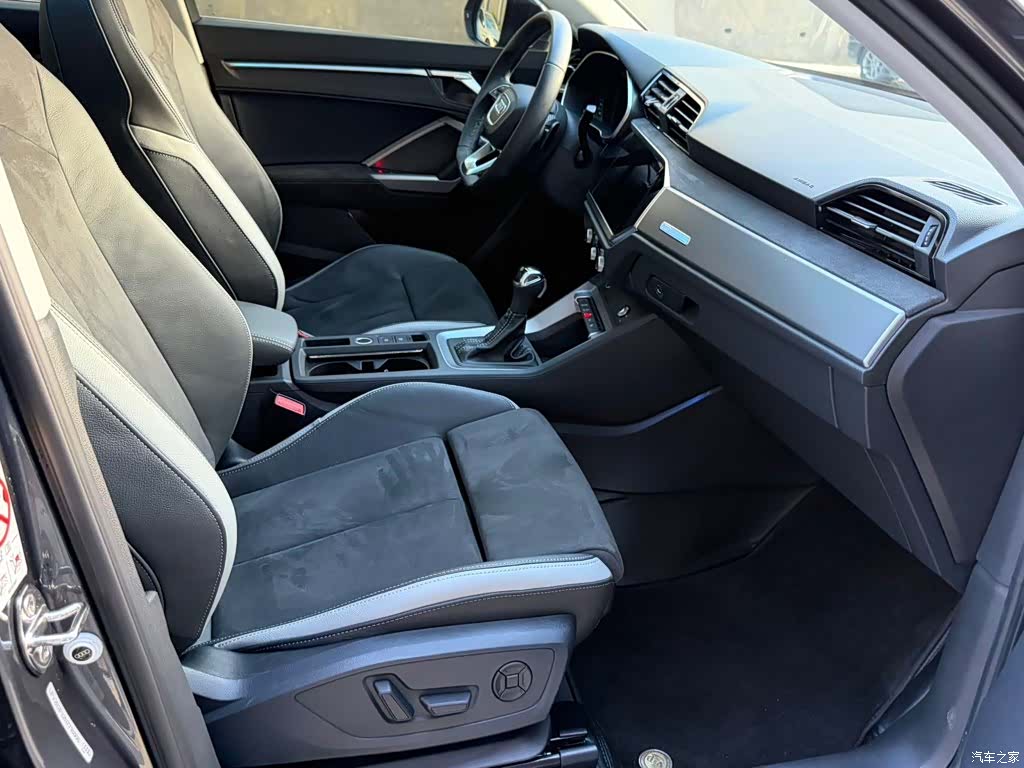 Audi Q3, 2022 11