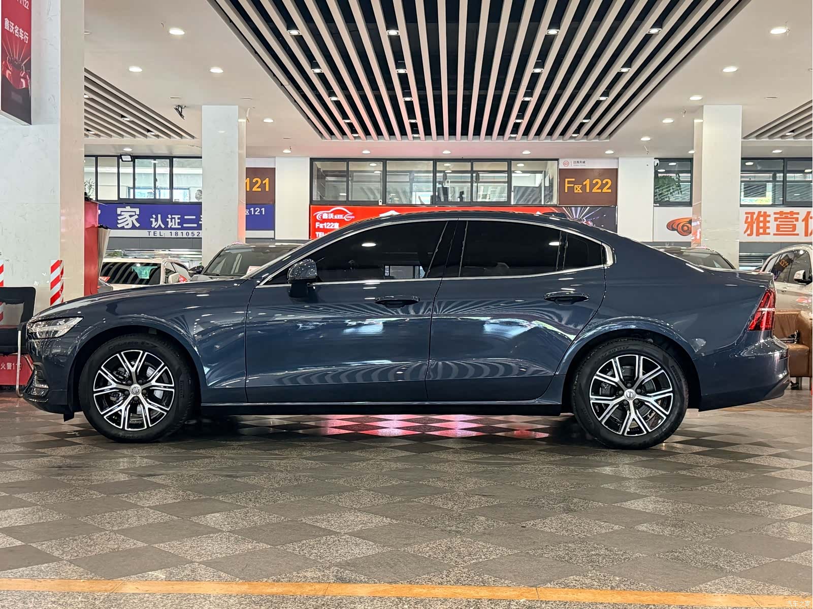 Volvo S60, 2025 3