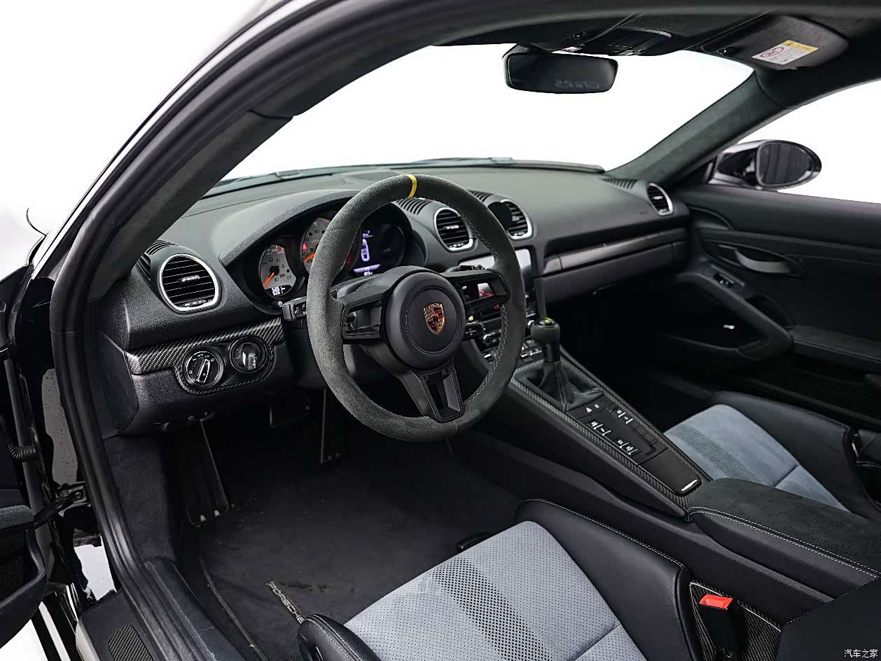 Porsche GT4, 2025 16