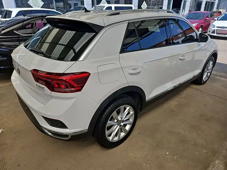 Volkswagen T-ROC exploring Songs