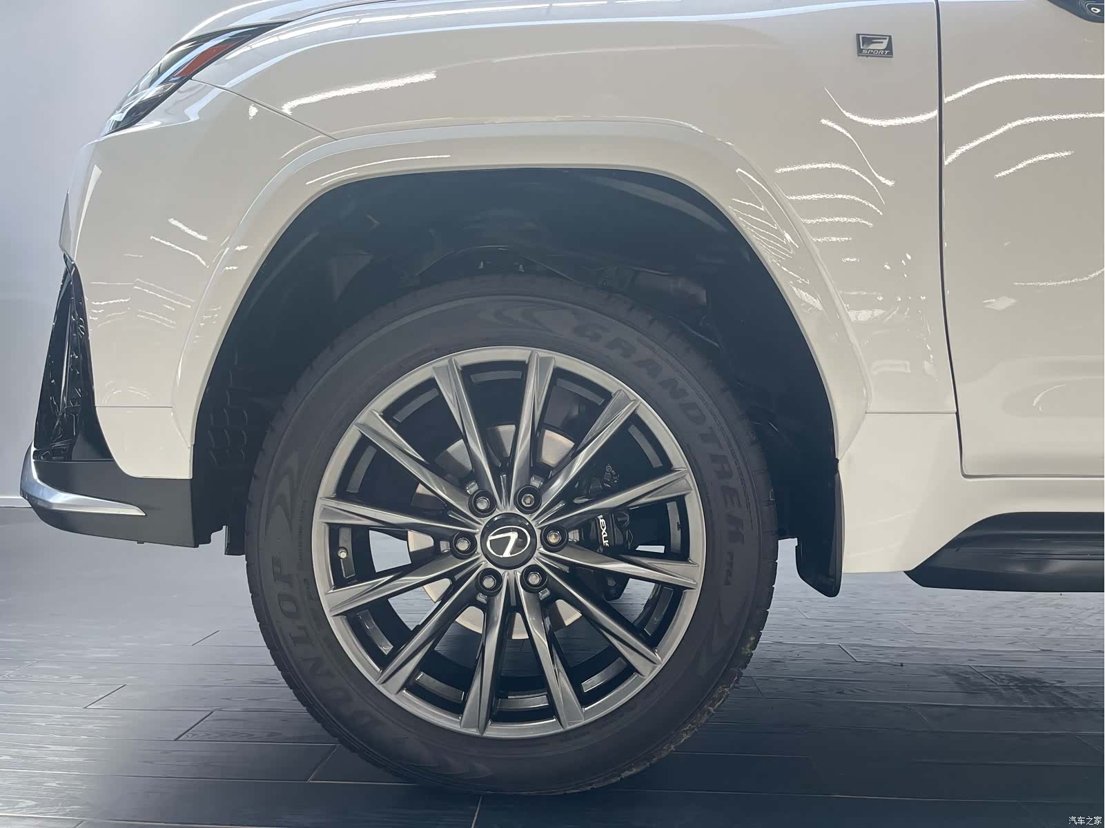 Lexus LX, 2024 4