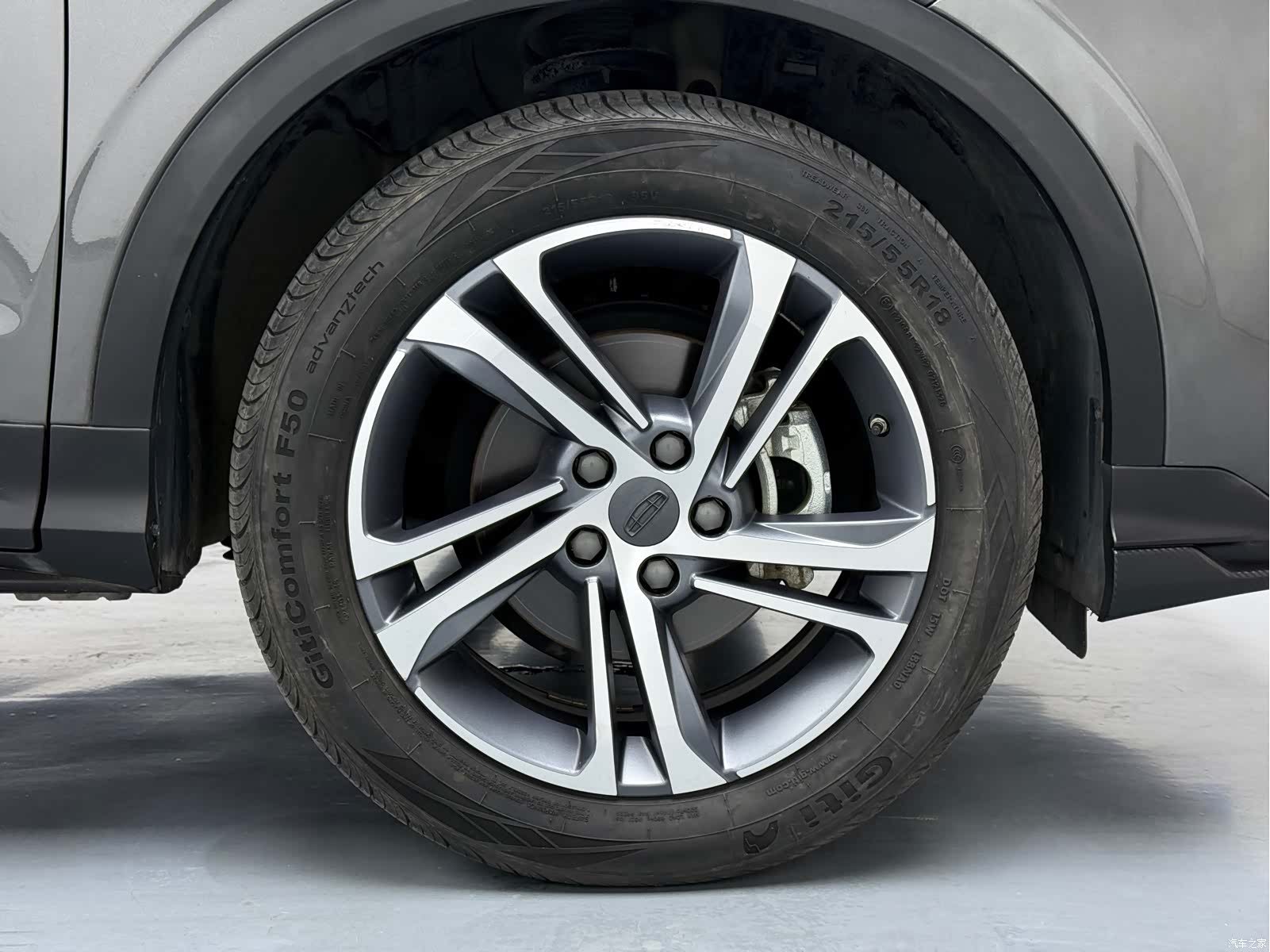 Geely Coolray, 2022 21