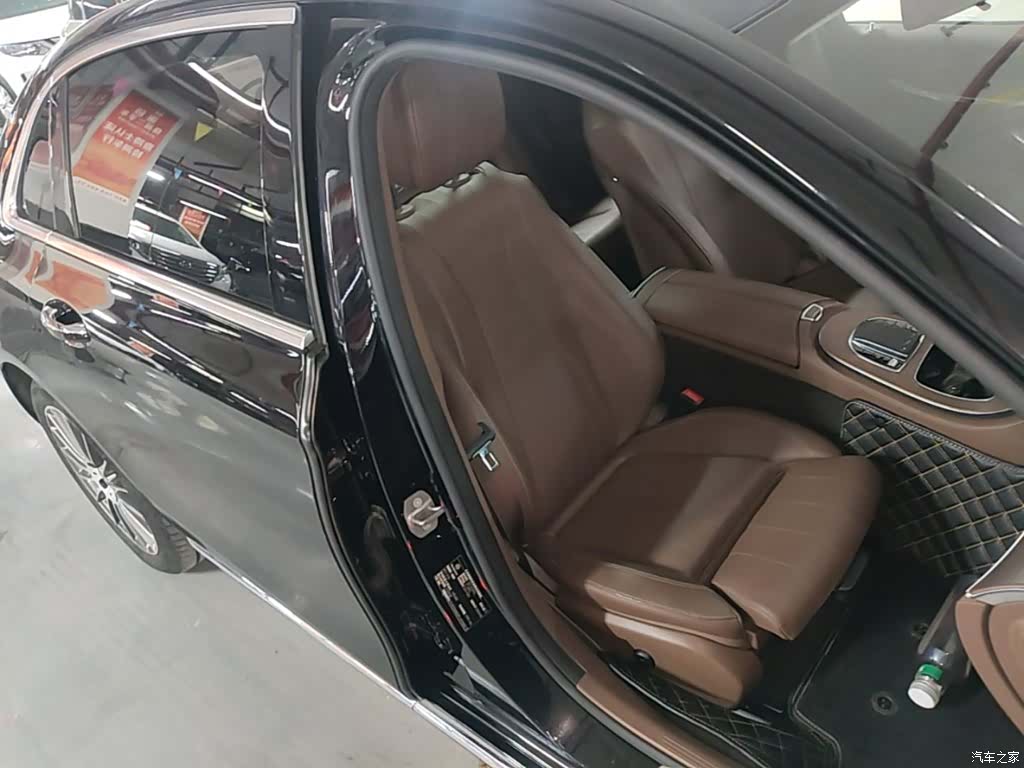 Mercedes-Benz E-Class, 2023 25