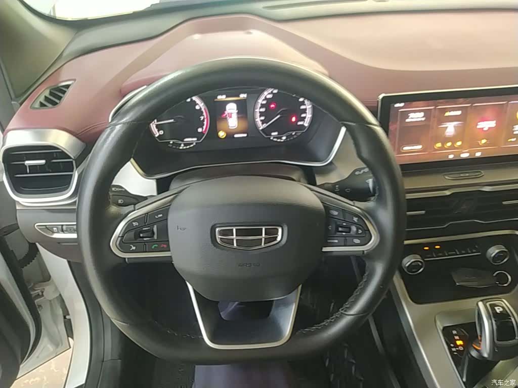 Geely Coolray, 2020 11