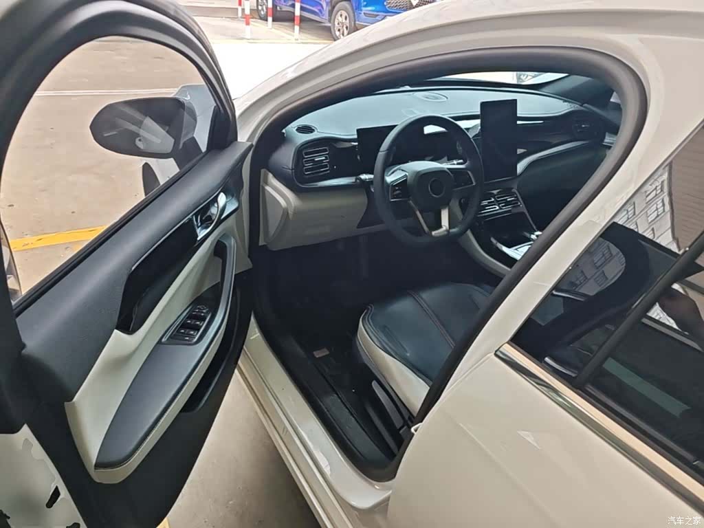 BYD Qin, 2023 13