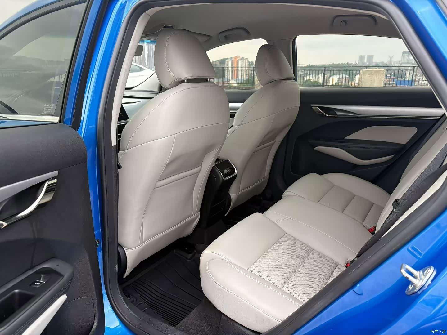 Geely Binray, 2019 8
