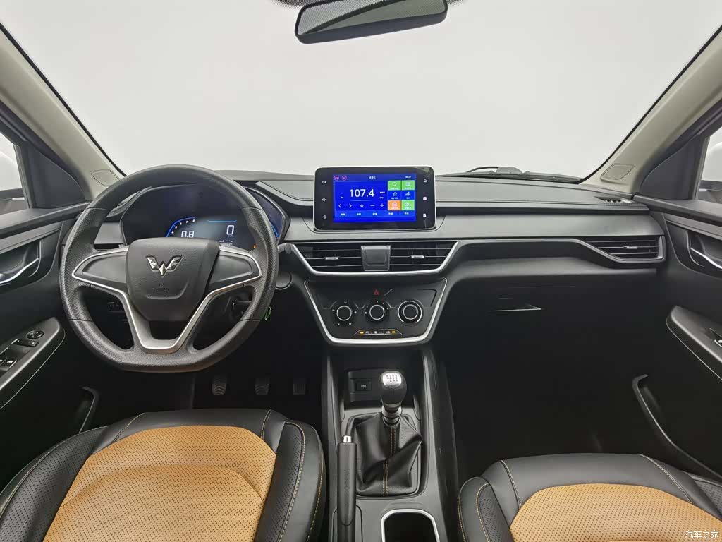 Wuling Hongguang, 2019 все фото