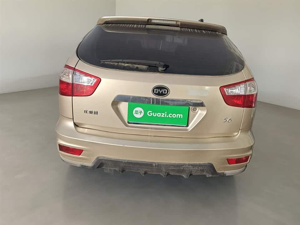 BYD S6