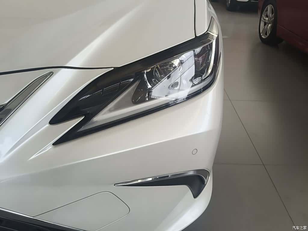 Lexus ES, 2020 18