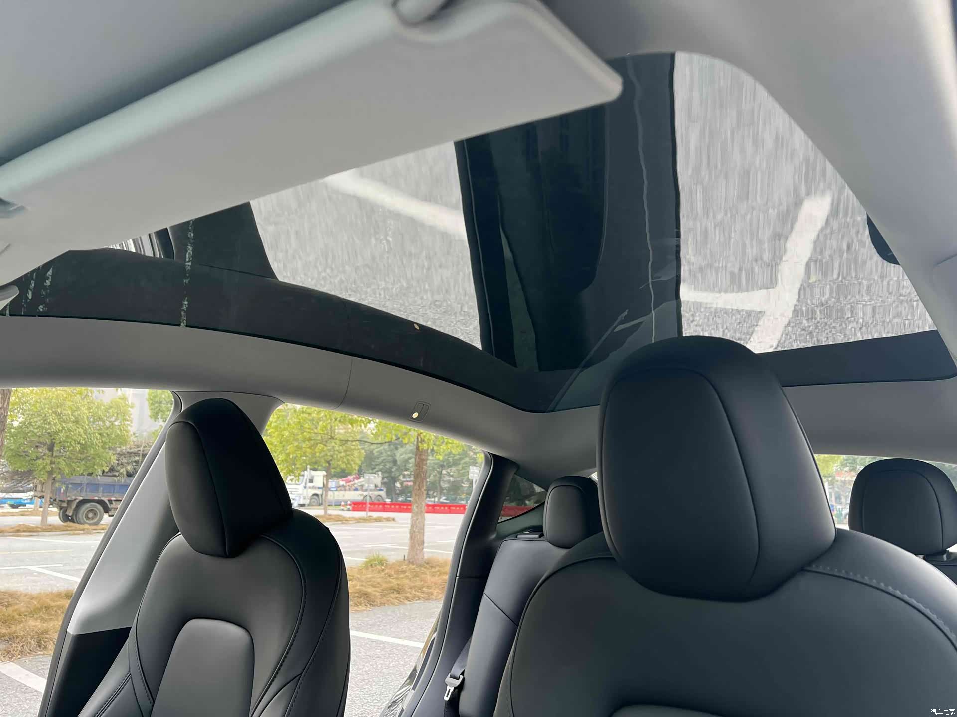 Tesla Model Y, 2024 15