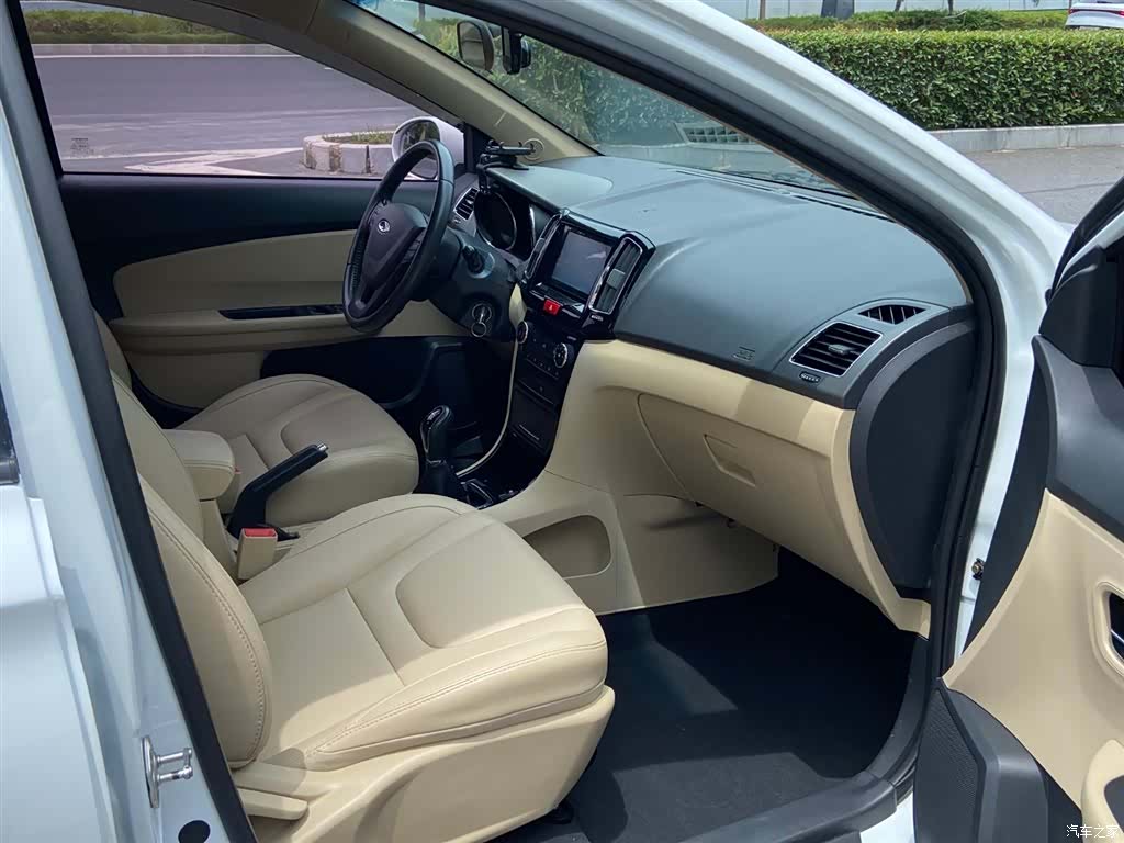 Chery E3, 2015 6