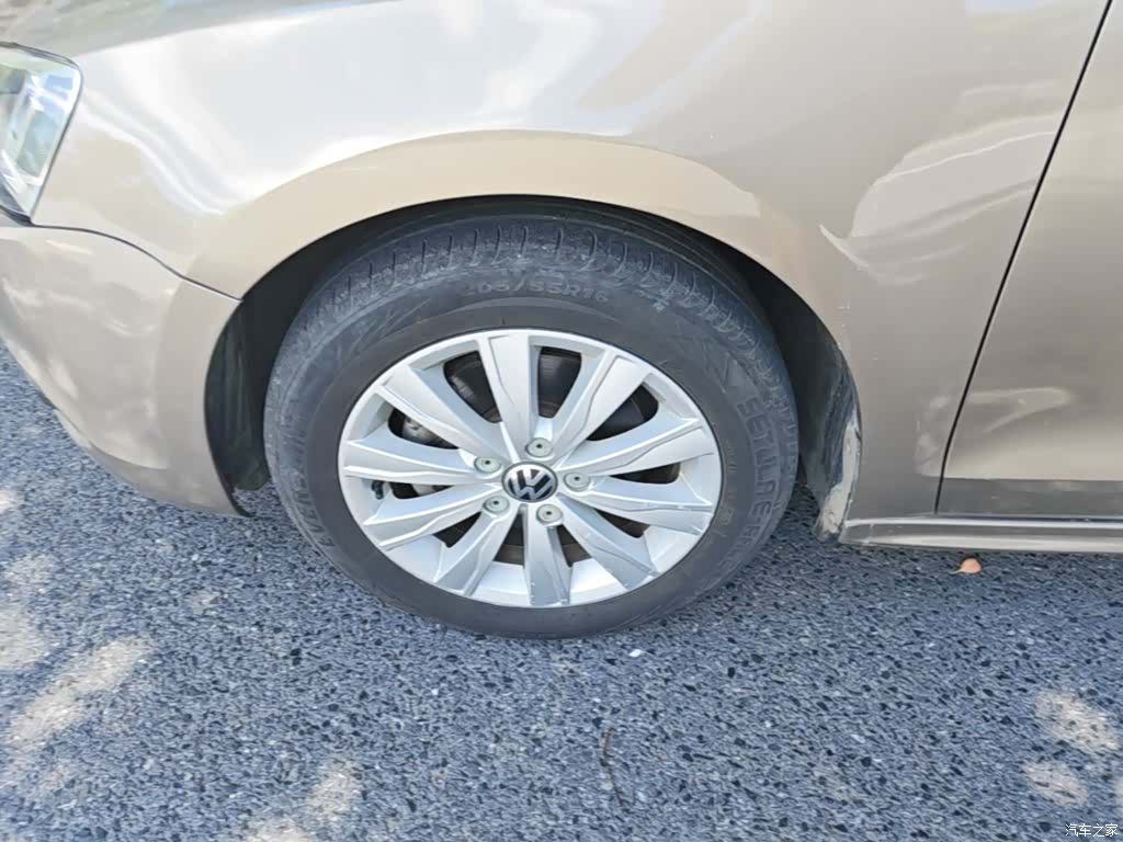 Volkswagen Sagitar, 2015 23