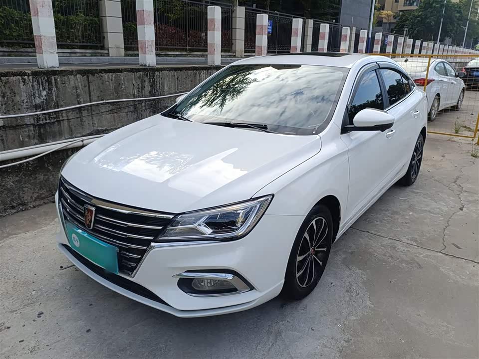 Roewe i5