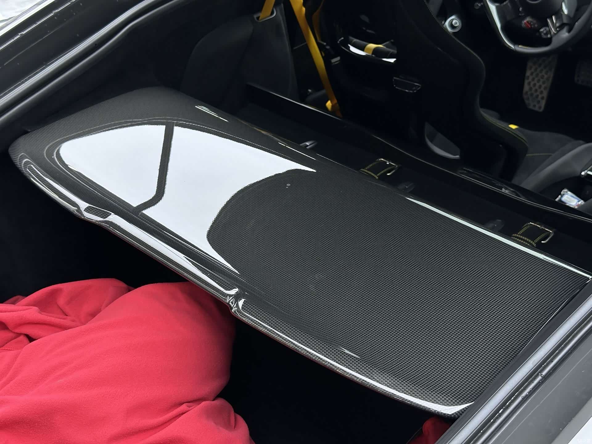Ferrari 812, 2023 41