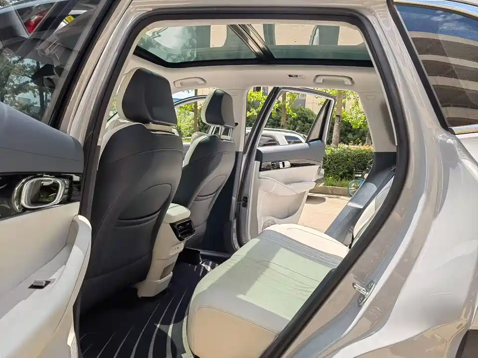 Geely Galaxy Galaxy E5