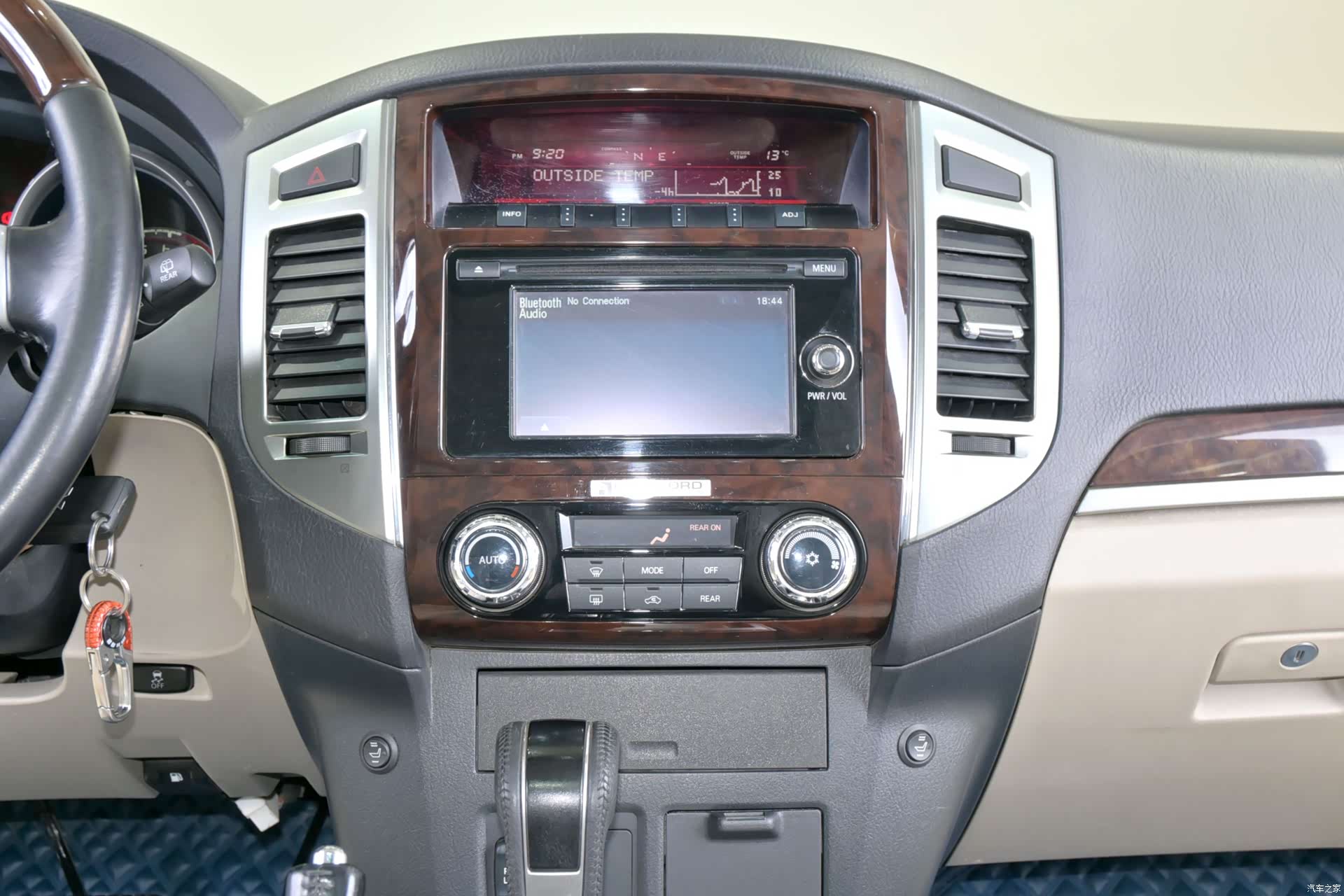 Mitsubishi Pajero, 2019 14
