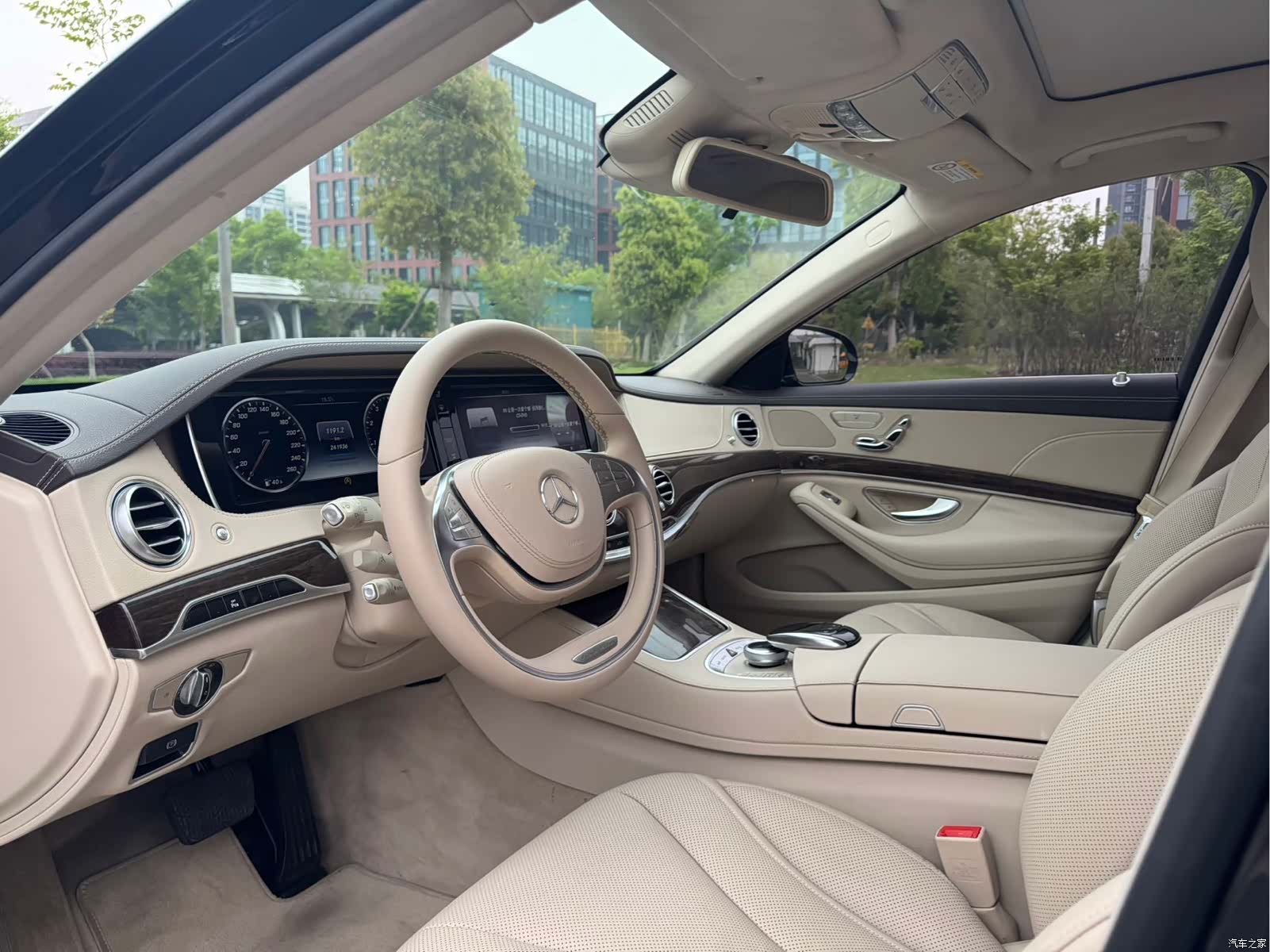 Mercedes-Benz S-Class, 2015 10