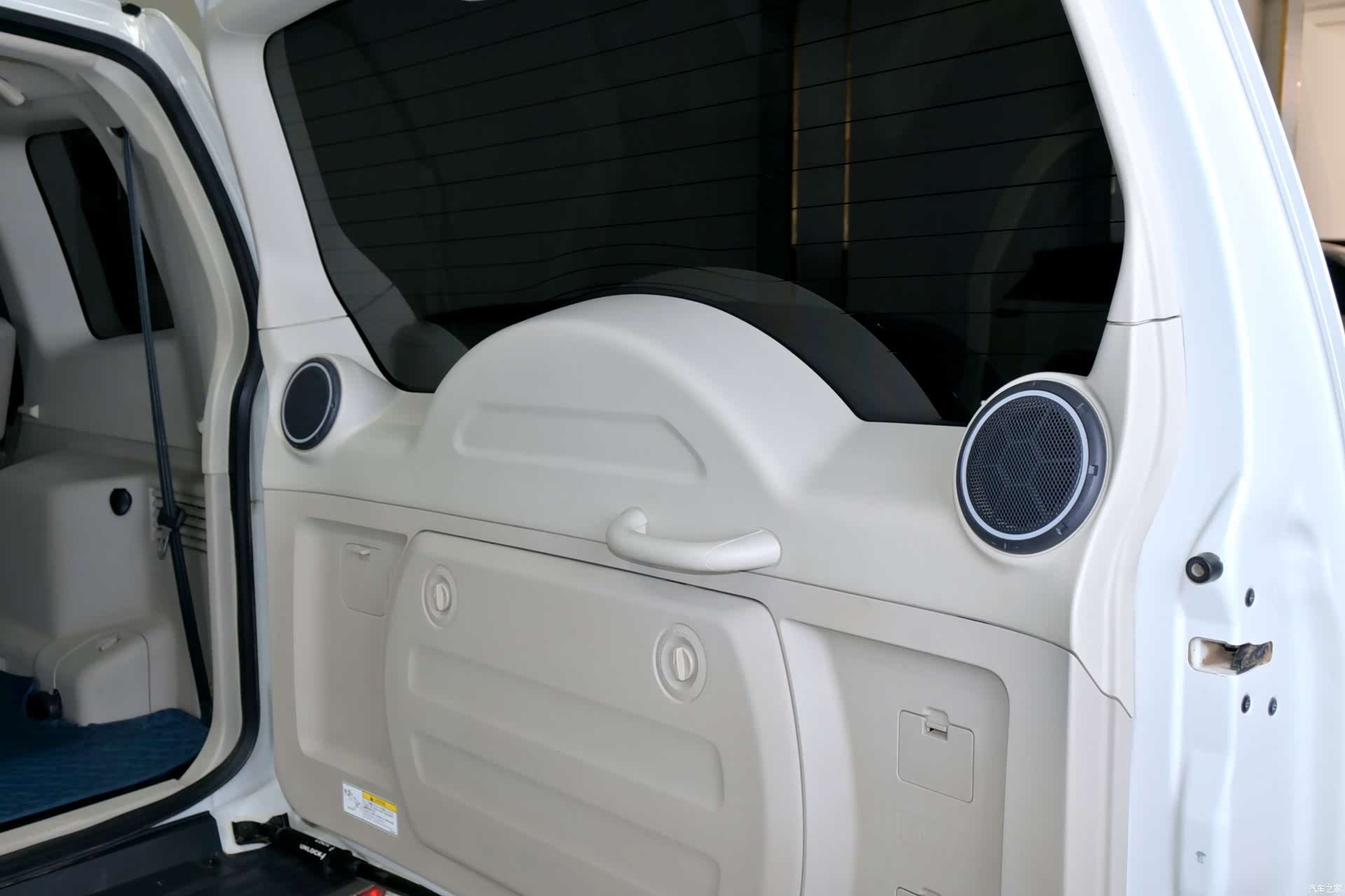 Mitsubishi Pajero, 2019 26