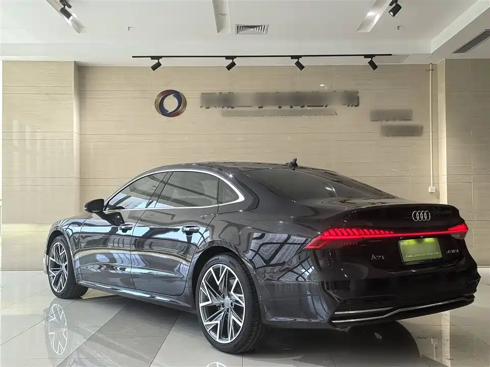 Audi A7L