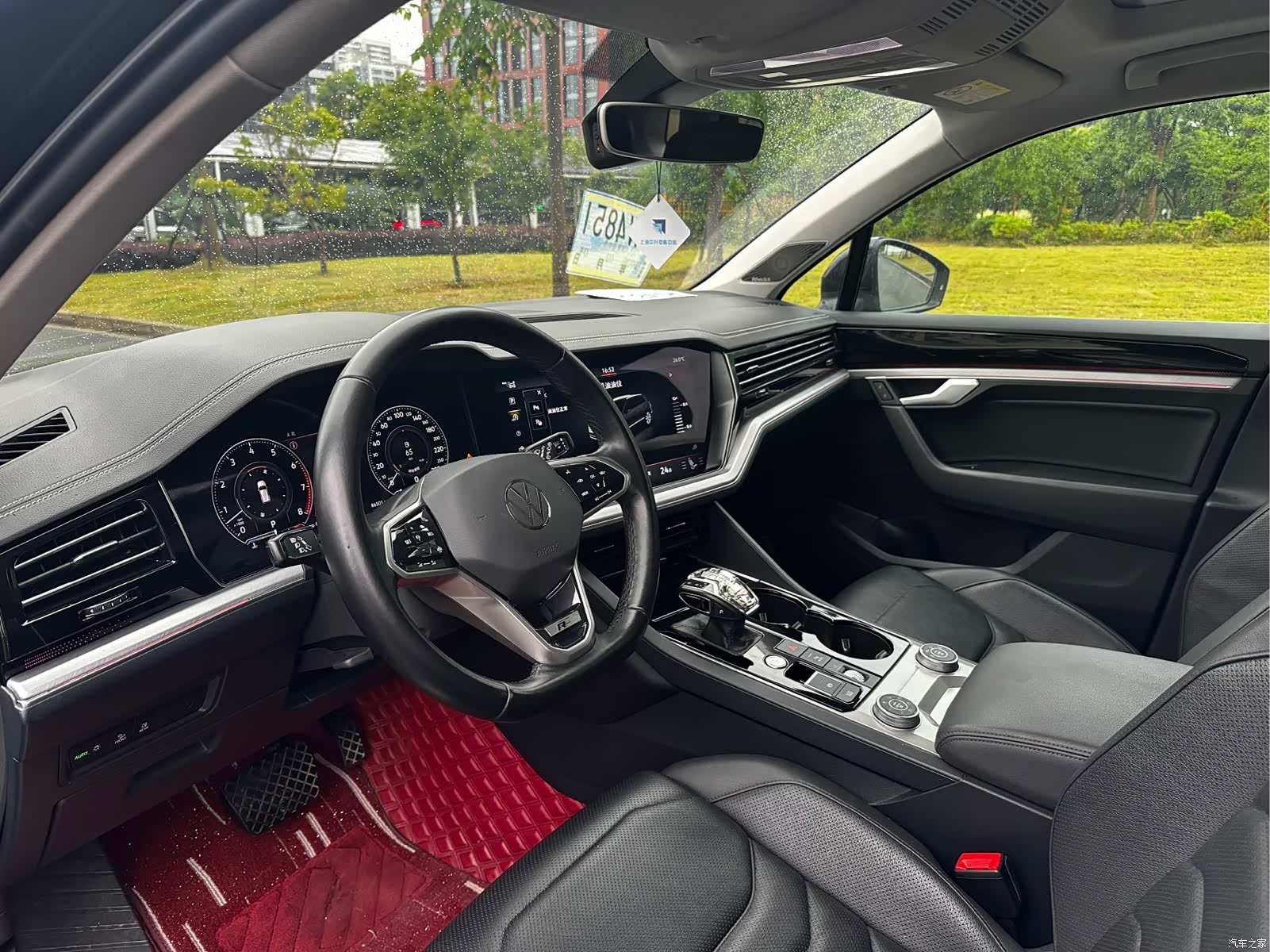 Volkswagen Touareg, 2022 11