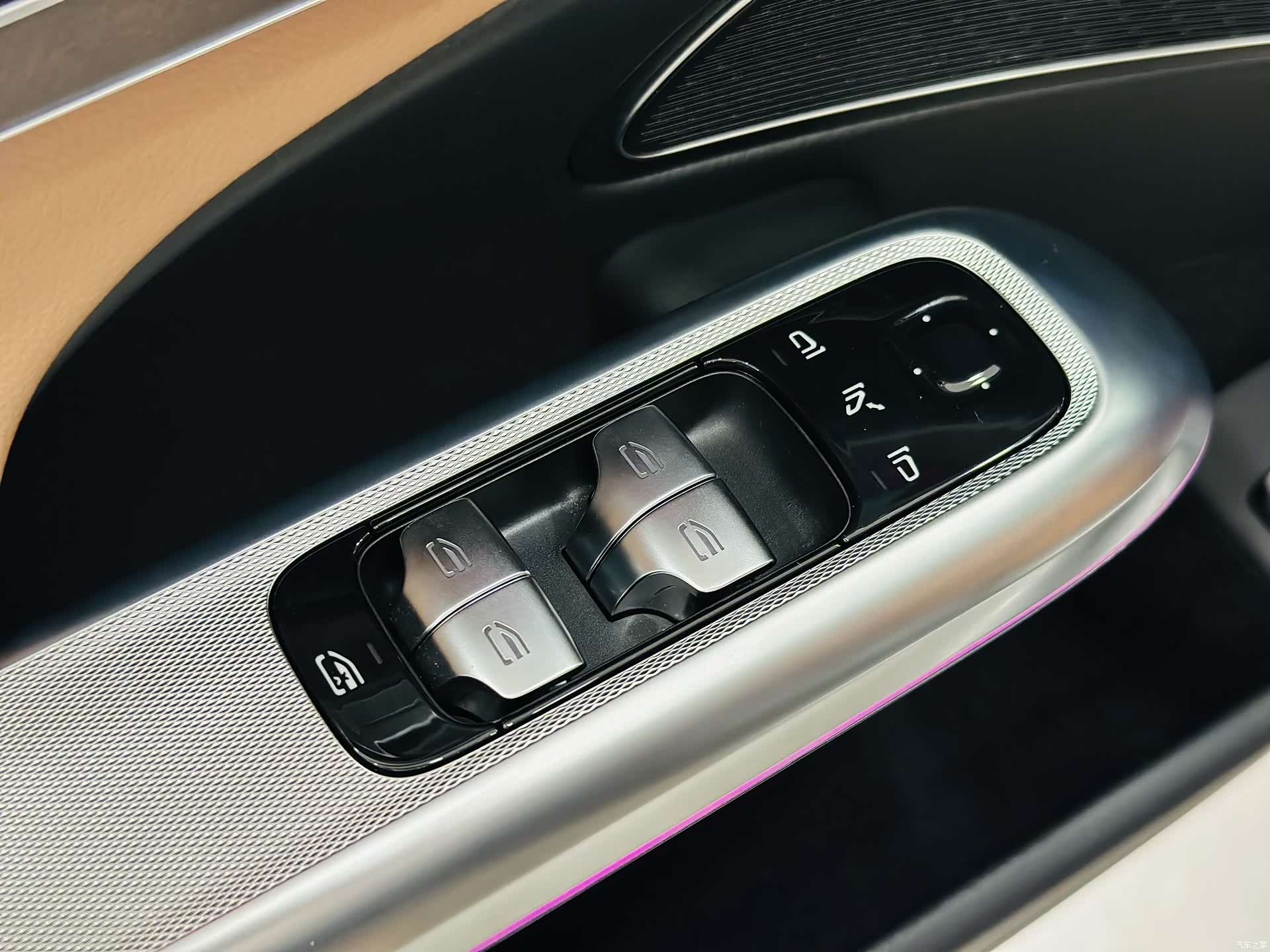 Mercedes-Benz E-Class, 2025 15