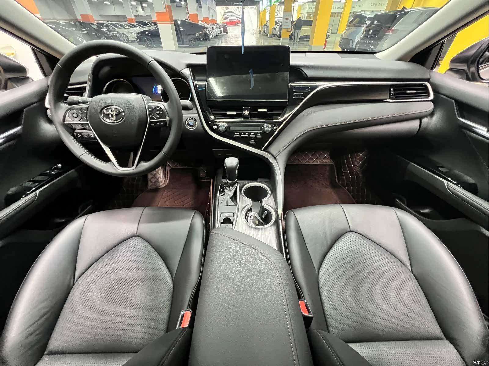 Toyota Camry, 2023 11